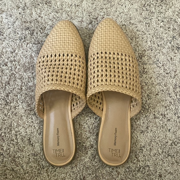Time and Tru Woven Mules size 9.5 - Picture 4 of 6